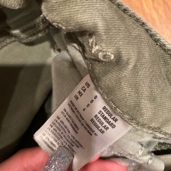 American Eagle Ripped Jeans - Picture 7 of 7